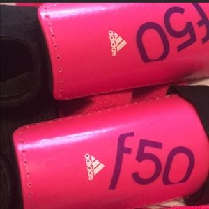 ***SOLD IN BUNDLE*** SOCCER ⚽️ SHIN GUARDS- ADIDAS